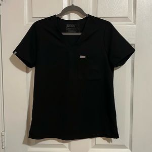 Women figs one pocket scrub top black size small